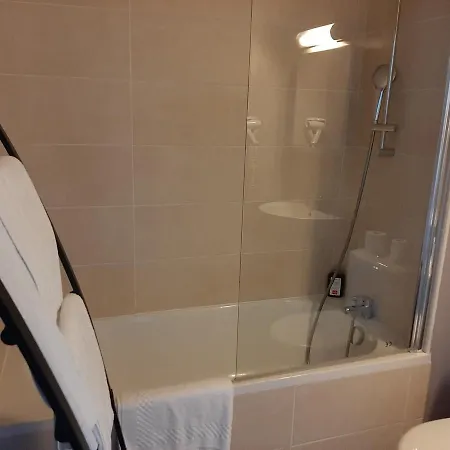 Le Royalty Hotell 2*