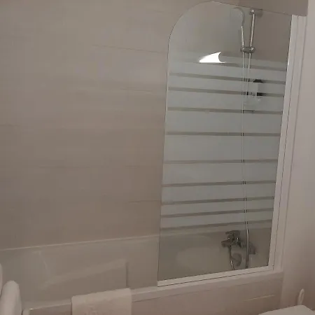 Hotell Le Royalty 2*
