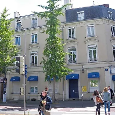 Le Royalty Hotel