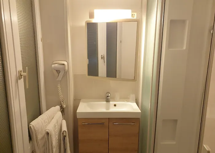 Le Royalty 2* أنجير